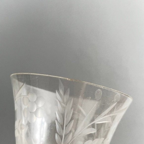 Lot of 2 Vintage cordial Glasses Clear Glass Floral Pattern - Picture 10 of 10